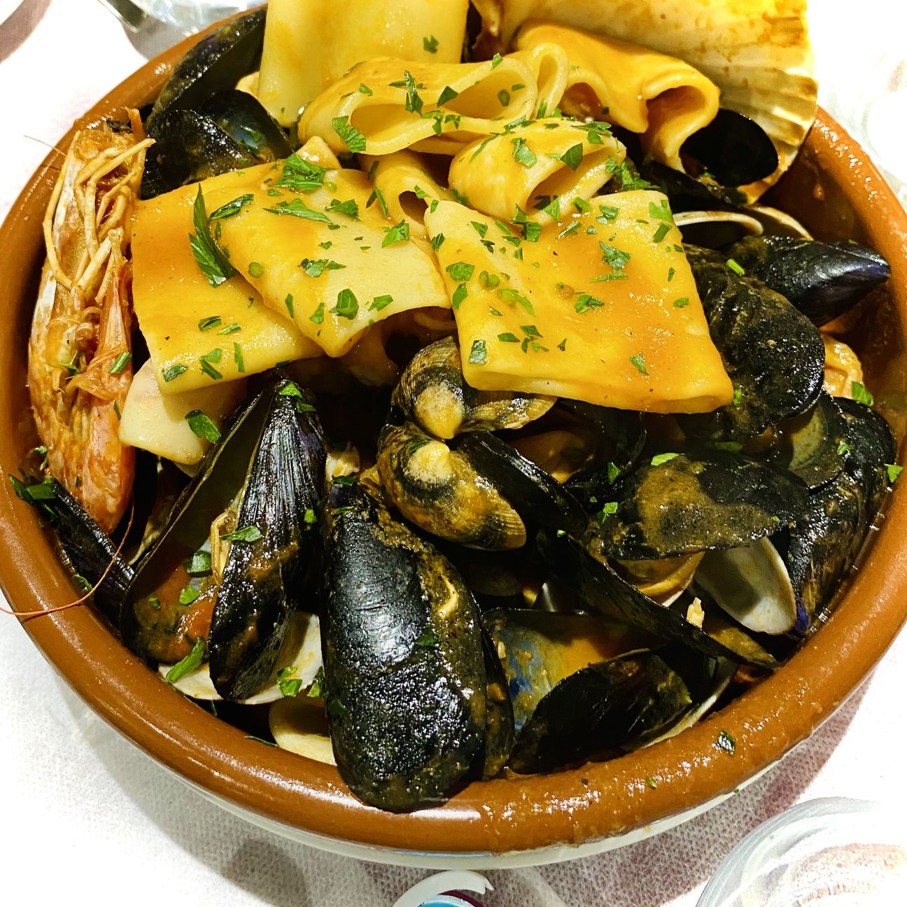 GUAZZETTO CON COZZE,VONGOLE,MAZZANCOLLE e PACCHERI
