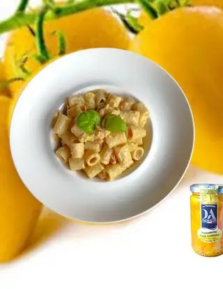 Ricetta Mezze maniche con pesto di pomodorini gialli vesuviani di debbyfood38
