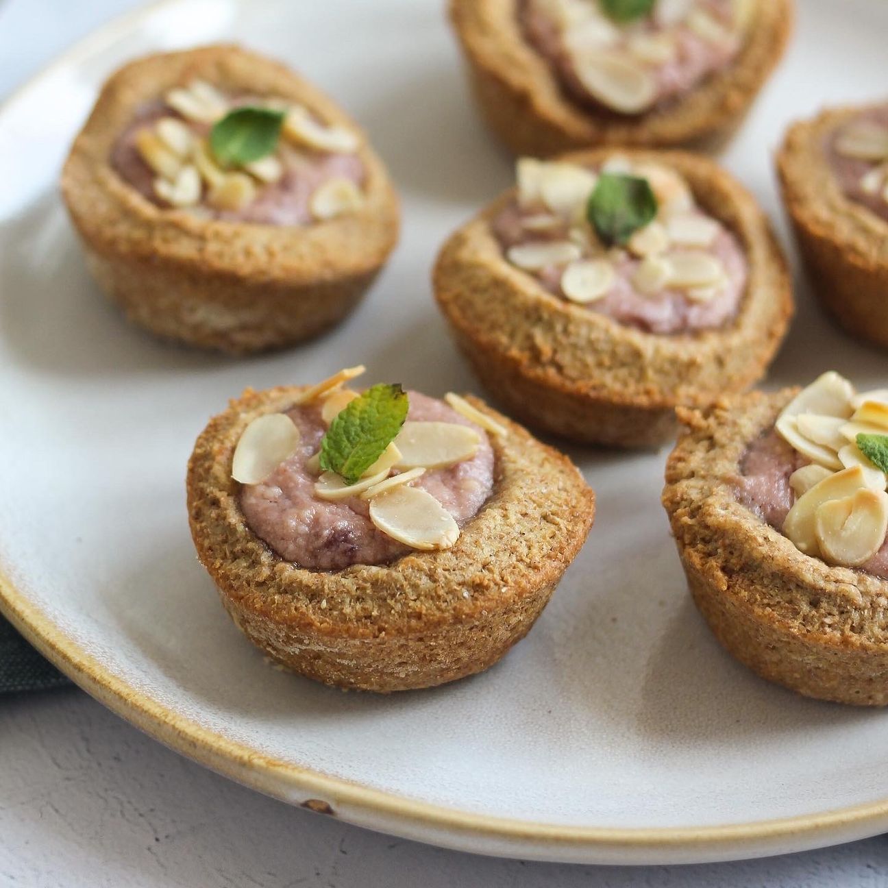 Cestini di frolla integrale con ricotta e mandorle