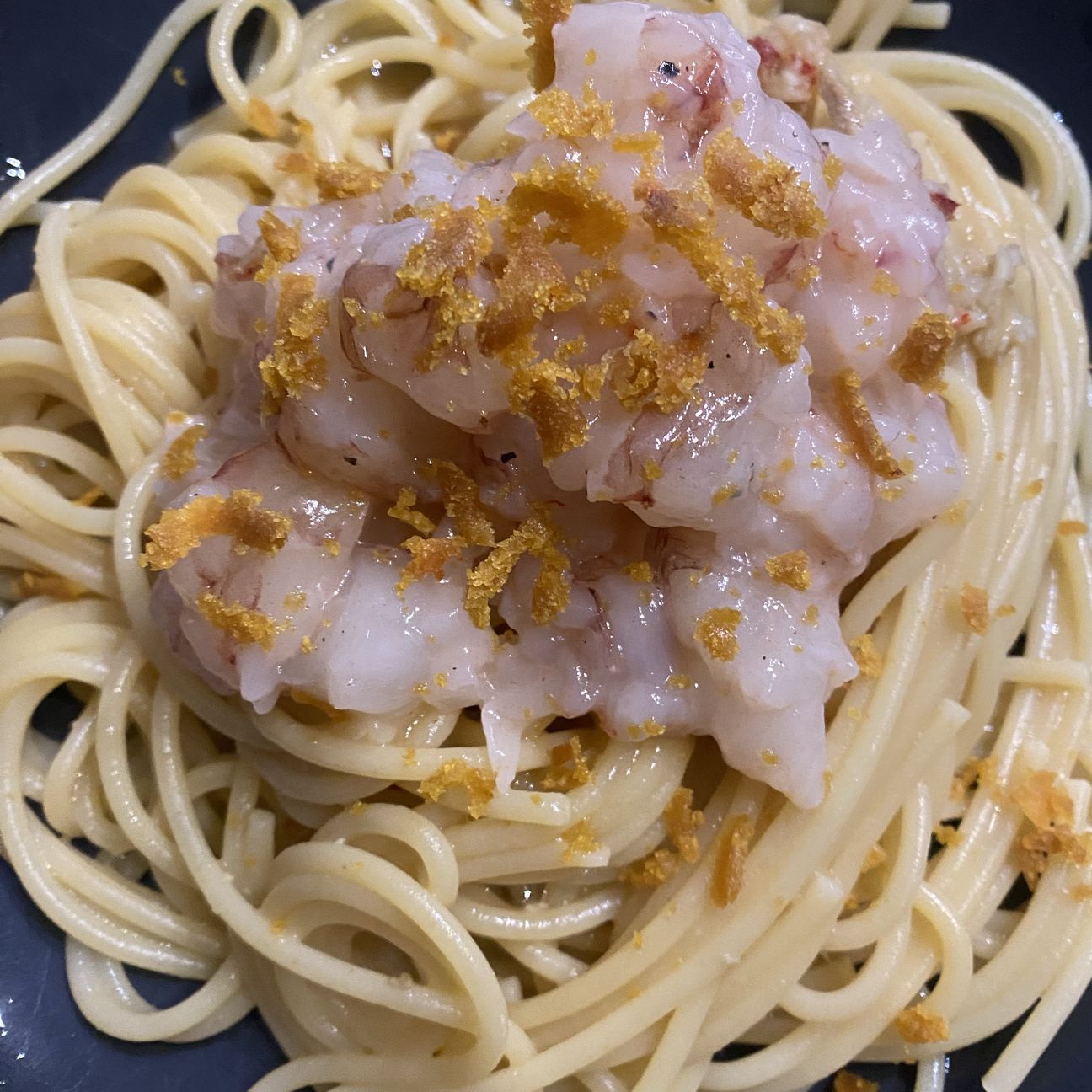 Spaghetti tartare di gamberi e bottarga