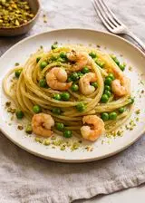 Ricetta Spaghetti con piselli, gamberetti e pistacchi