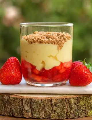 Ricetta Coppa di fragole e crema pasticcera di lastanzadeisapori