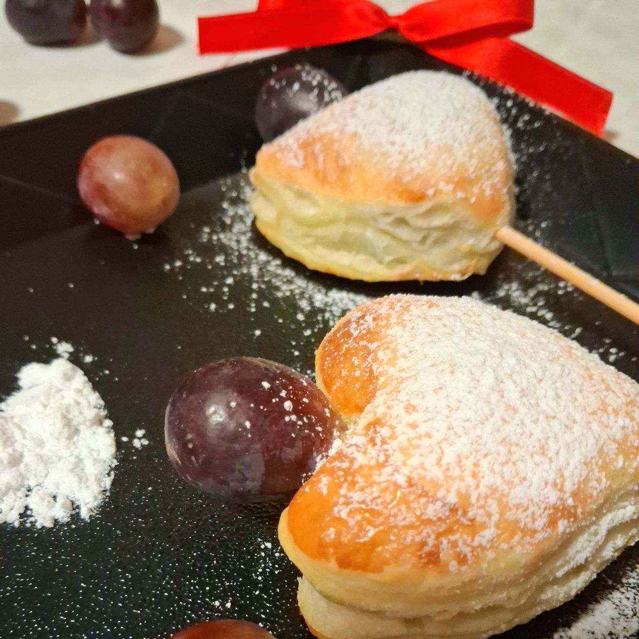 Scrigni di sfoglia con cuore di cioccolato al caffè