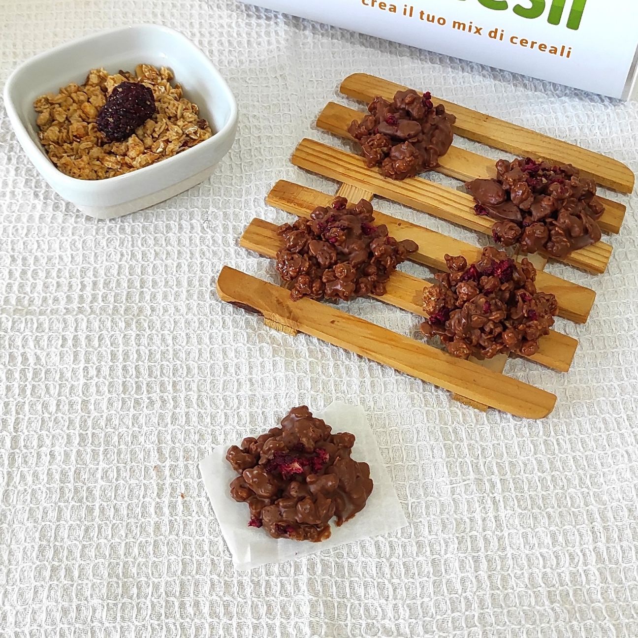 Biscotti al muesli e cioccolato