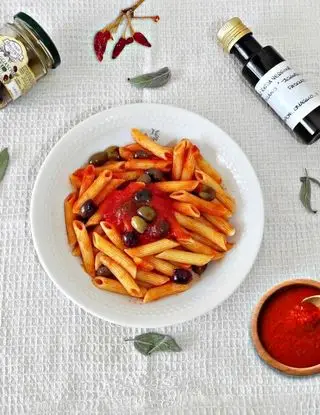 Ricetta Penne al sugo di pomodoro piccante con olive taggiasche di Sweet1986.86