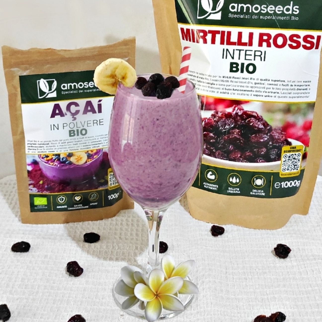 Smoothie banana e açaí bio con mirtilli rossi bio