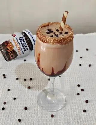 Ricetta Frappè con crema spalmabile al cacao e caramello salato di Sweet1986.86