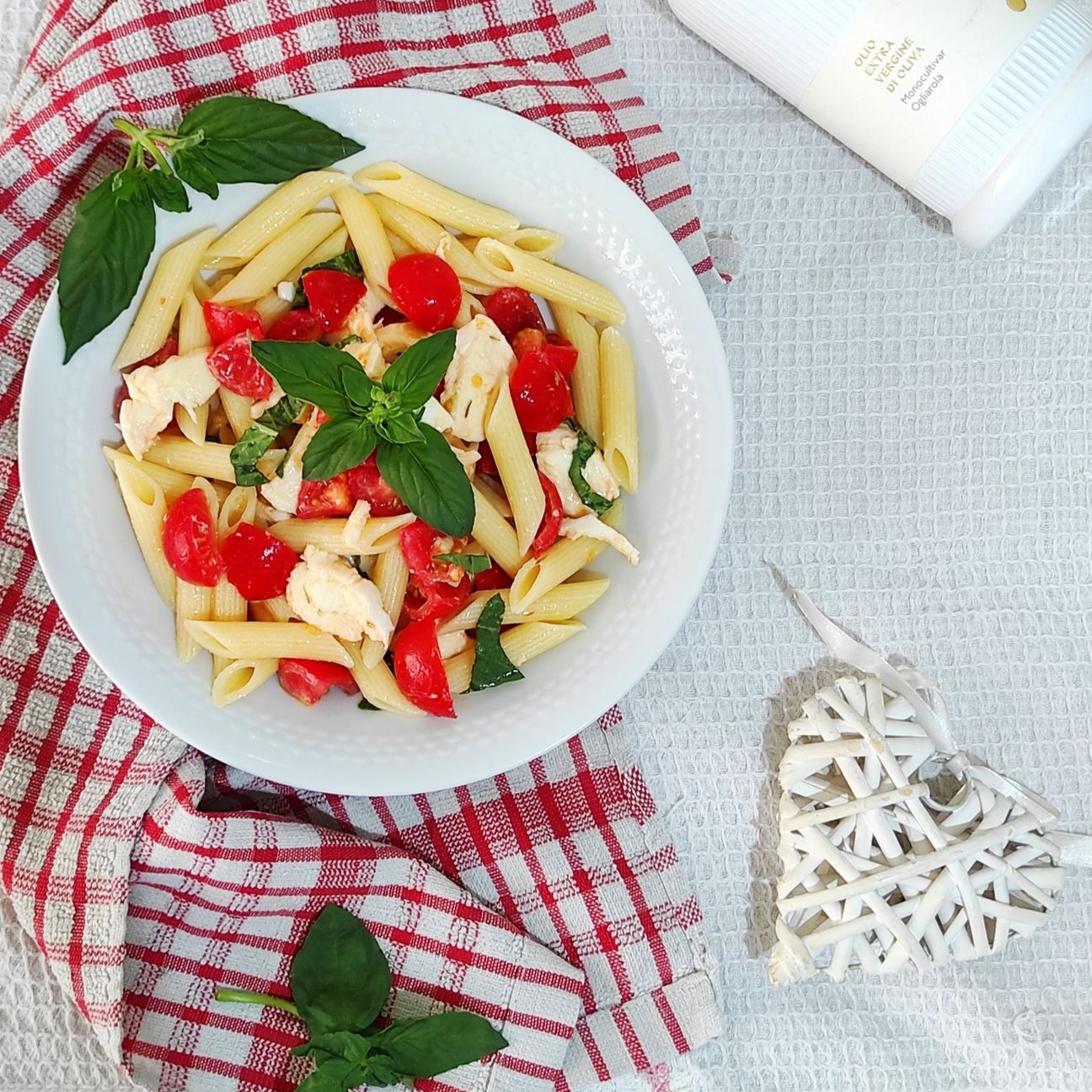 Pasta caprese