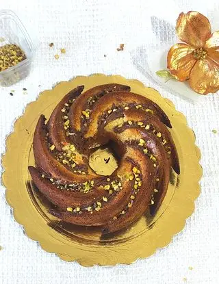 Ricetta Bundt cake bicolor con cioccolato e granella di pistacchio di Sweet1986.86