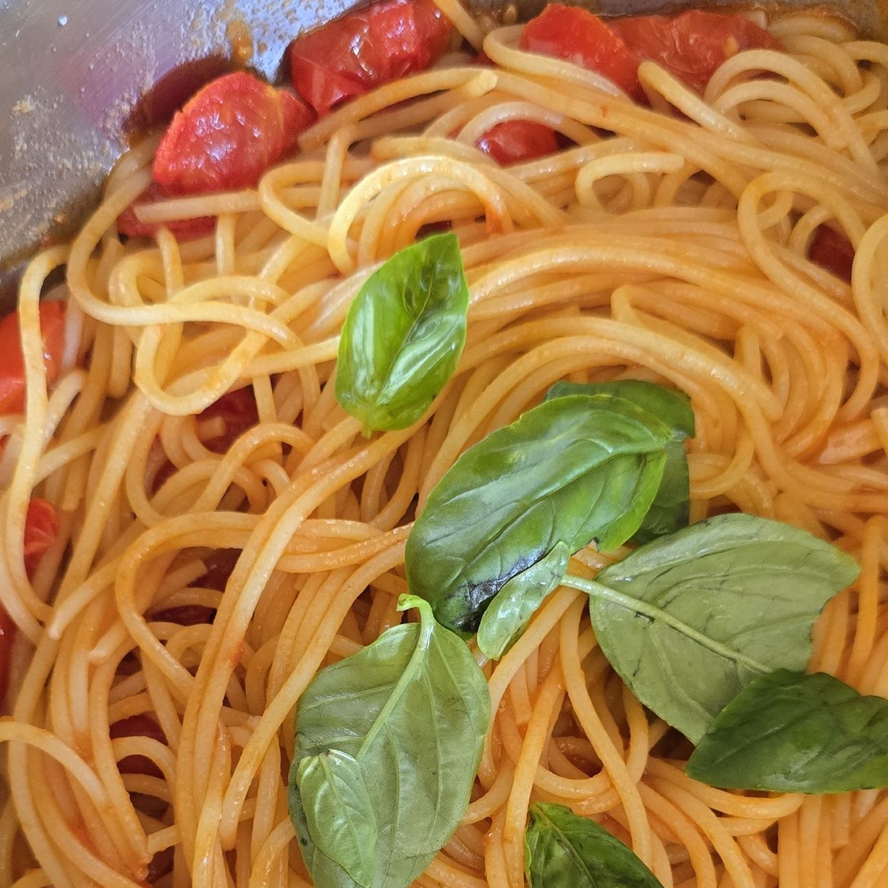 Spaghetti pomodoro e basilico