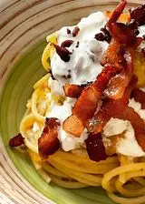 Ricetta Spaghetti con crema di zucca, stracciatella e guanciale croccante