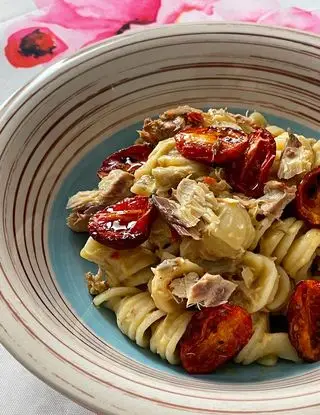 Ricetta Pasta con crema di ceci, sgombro e pomodorini confit di gessi_in_cucina