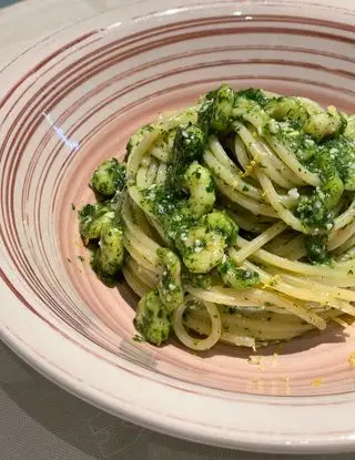 Ricetta Spaghetti con pesto di rucola e gamberetti di gessi_in_cucina
