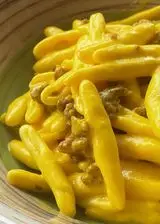 Ricetta Pasta con crema di robiola allo zafferano e salsiccia