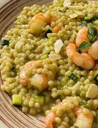 Ricetta Fregola con pesto di zucchine e mazzancolle di gessi_in_cucina