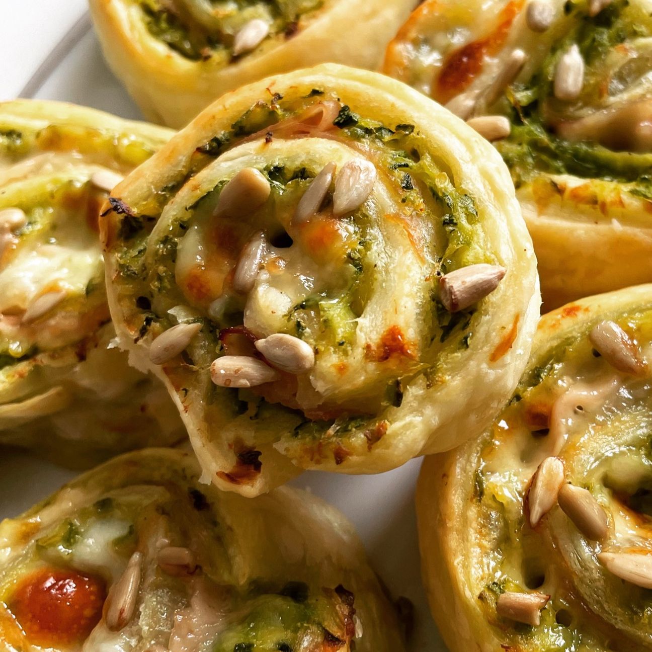 Girelle di sfoglia con zucchine e prosciutto