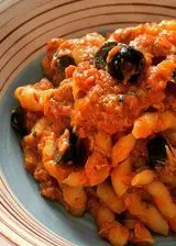 Ricetta Busiate tonno, pomodoro e olive nere
