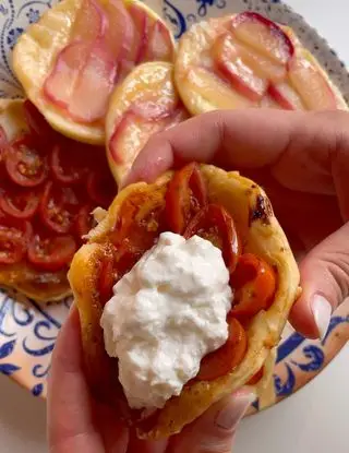 Ricetta Mini tarte tatin con pomodorini caramellati e burrata di ilmiopiattoacolori