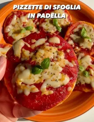 Ricetta Pizzette di sfoglia in padella di ilmiopiattoacolori