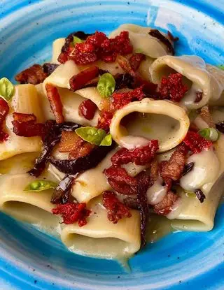 Ricetta Crema di patate e cipolla rossa, guanciale croccante e 'nduja di ilmiopiattoacolori