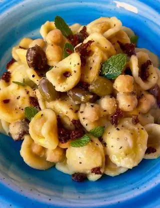 Ricetta Orecchiette cremose con ceci, olive e pomodorini di ilmiopiattoacolori