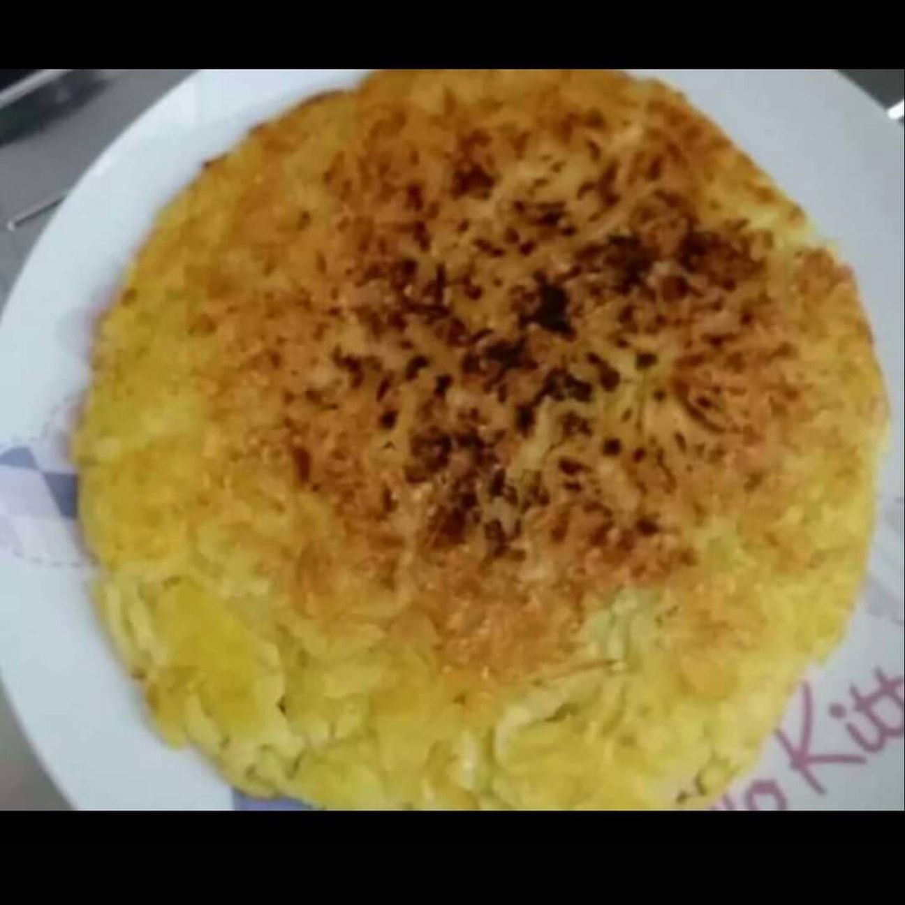 Rösti con bratwurst e salsa di cipolle