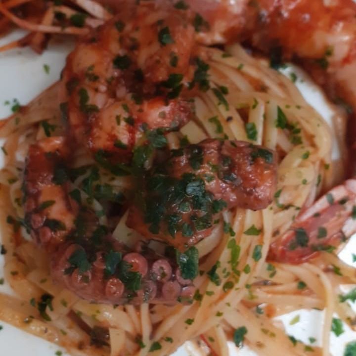 Linguine al polpo e gambero rosso al profumo di limone e brandy