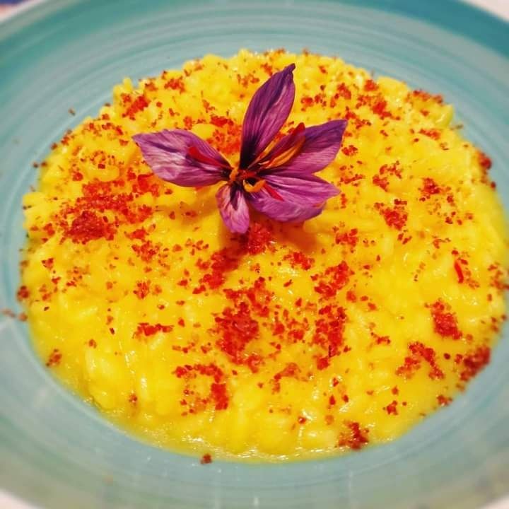Risotto allo zafferano con polvere di speck