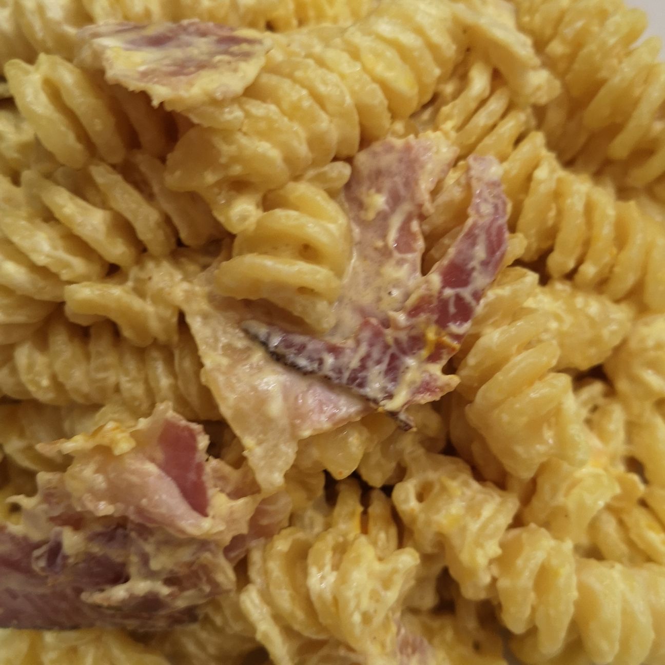 Pasta speck, mascarpone e zafferano