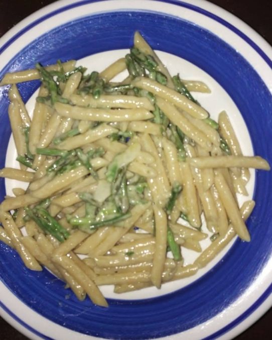 Pennette con asparagi e crema di parmigiano