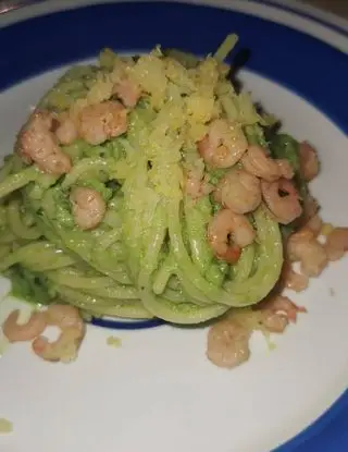 Ricetta Spaghetti con pesto di piselli, gamberetti e limone di donatoskylite
