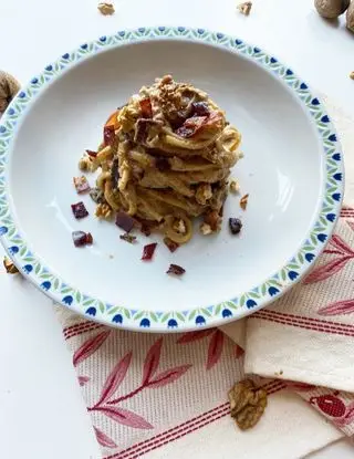 Ricetta Linguine con crema di melanzane, noci e crudo di Tiramisù_Il_Morale