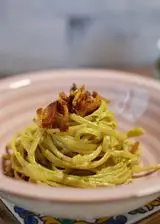 Ricetta Linguine con crema di pistacchio e pancetta croccante