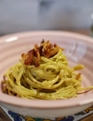 Ricetta Linguine con crema di pistacchio e pancetta croccante di Tiramisù_Il_Morale