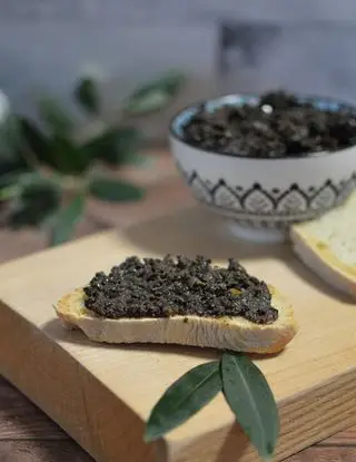 Ricetta Crostini con paté di olive umbri #NataleAltaCucina di Tiramisù_Il_Morale