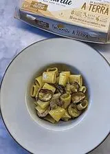 Ricetta Carbonara con zucchine fritte e salsiccia