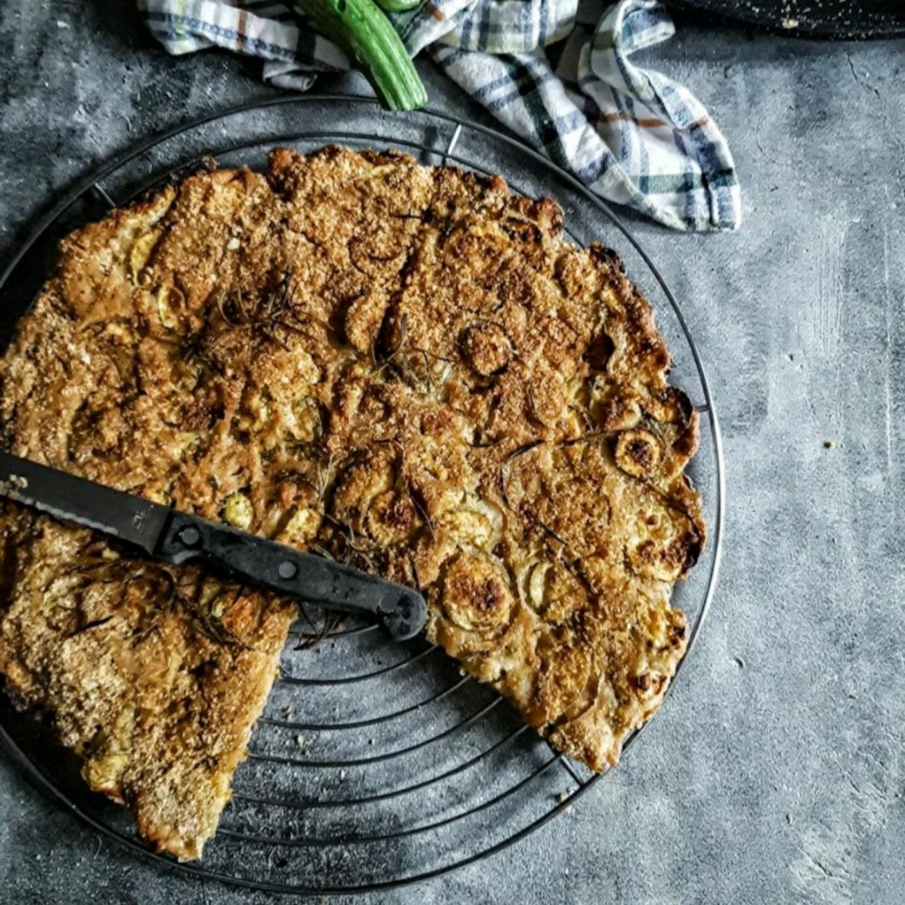 Schiacciata di zucchine scrocchiantina