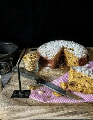 Ricetta Torta di ricotta con uvetta pinoli e l'ingrediente segreto 🍎 di Bina