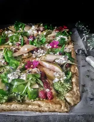 Ricetta Pizza di patate farcita con pesto genovese e frutta di Bina