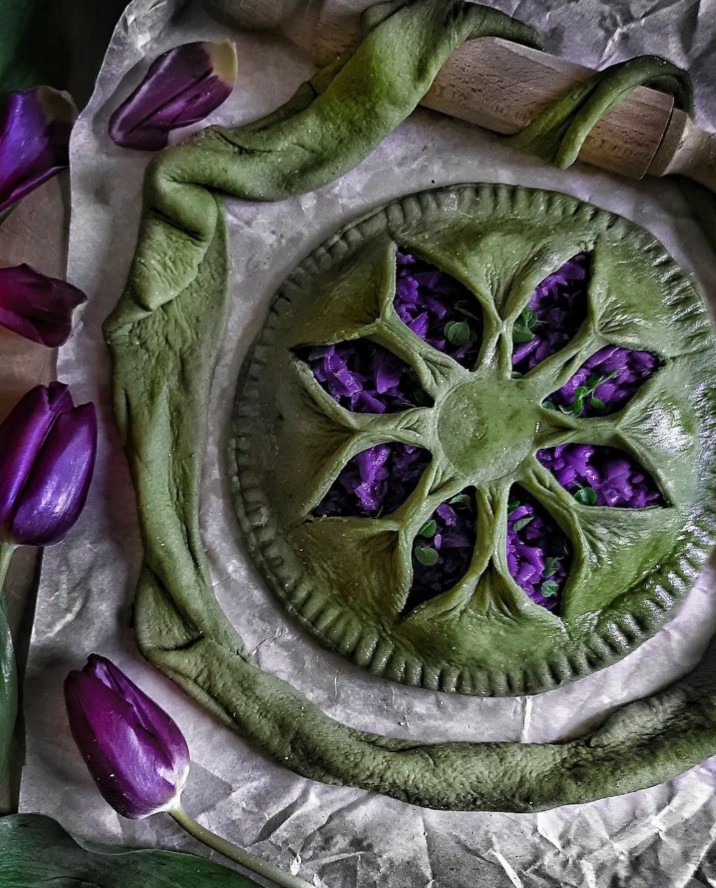 Tortino verde con fiore viola