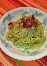 Ricetta Spaghetti con pesto di zucchine e pancetta croccante