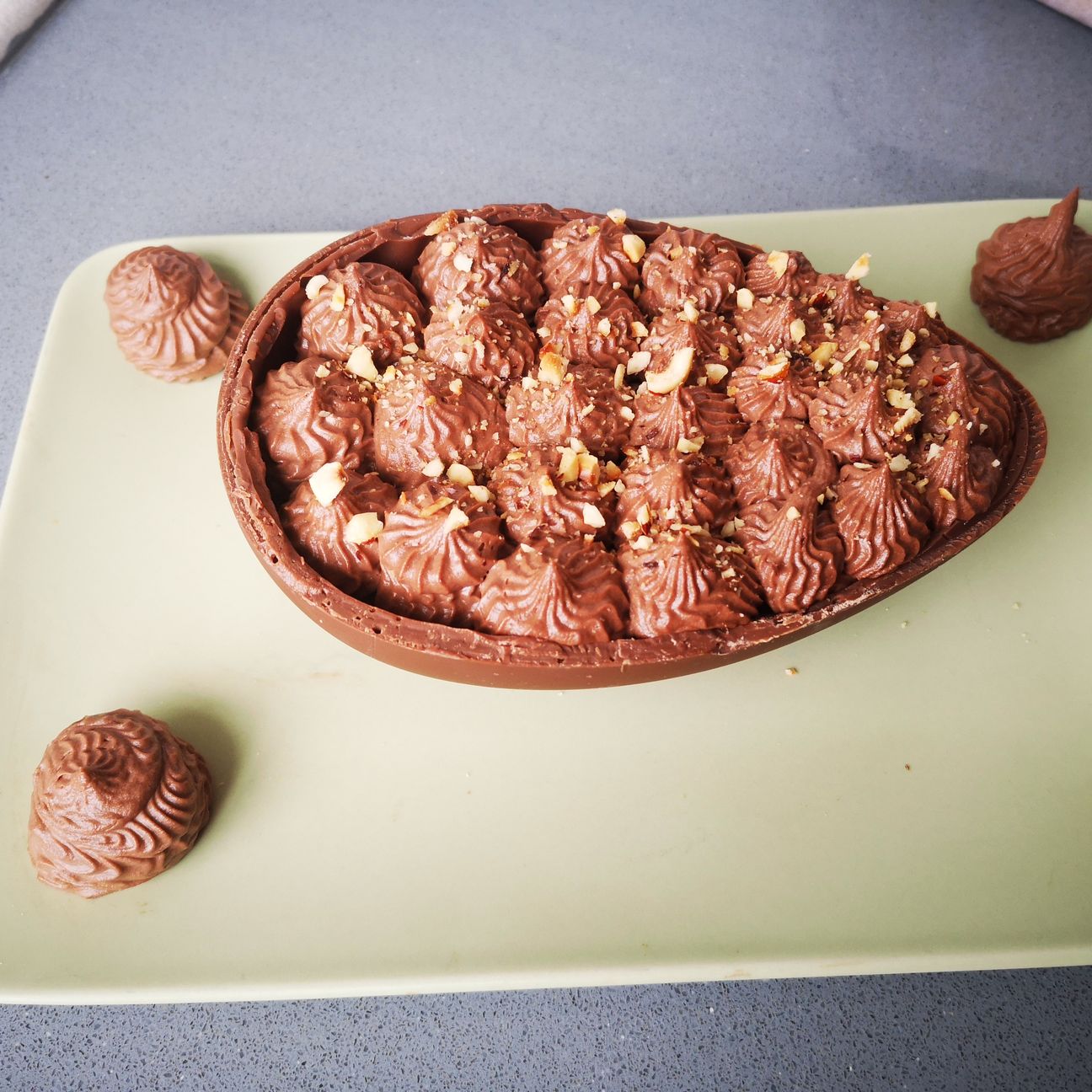 Uovo di Pasqua ripieno al tiramisù pandistelle