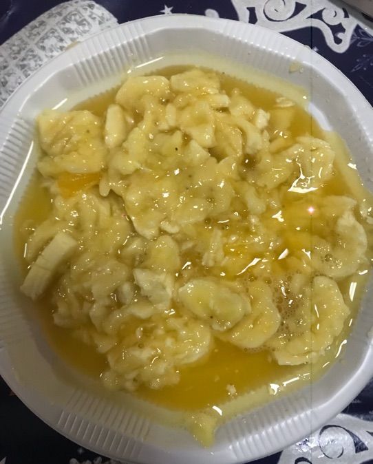 Banana schiacciata con succo di arancia