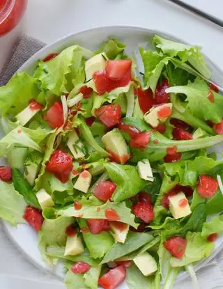 Ricetta INSALATA CON VINAIGRETTE DI FRAGOLE di mabka_senza_lattosio