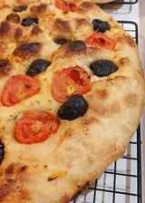 Ricetta Focaccia olive e pomodorini