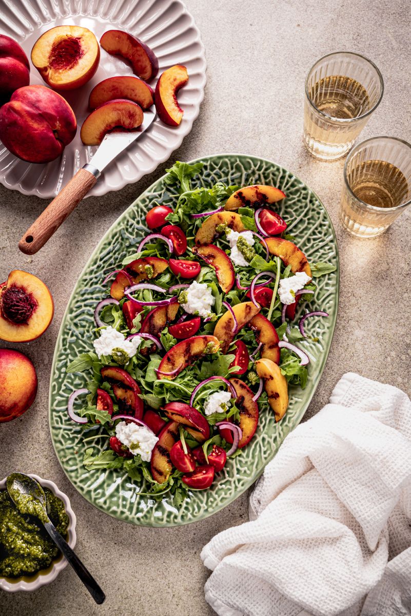 Insalata estiva alle pesche
