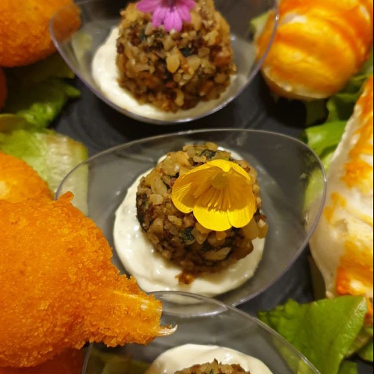Polpette di spinaci in crosta di noci e crema al Gorgonzola