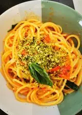 Ricetta Spaghetti al pomodoro fresco con granella