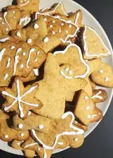 Ricetta Biscotti al miele e spezie con glassa reale