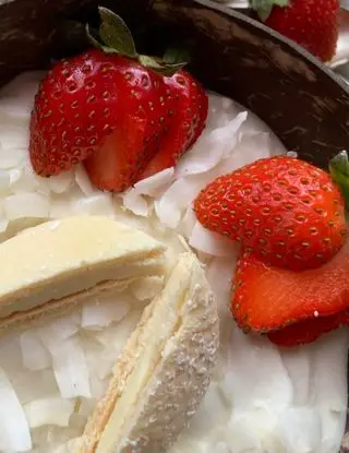 Ricetta BOWL yogurt, cocco e fragole di fra.incucina